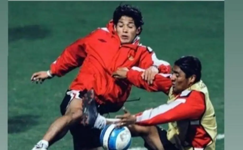Matías Fernández y ‘Kalule’ Meléndez compartieron camarín en Colo-Colo durante 2006.