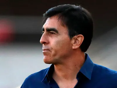 Gustavo Quinteros comparó al plantel actual con el que peleó el descenso