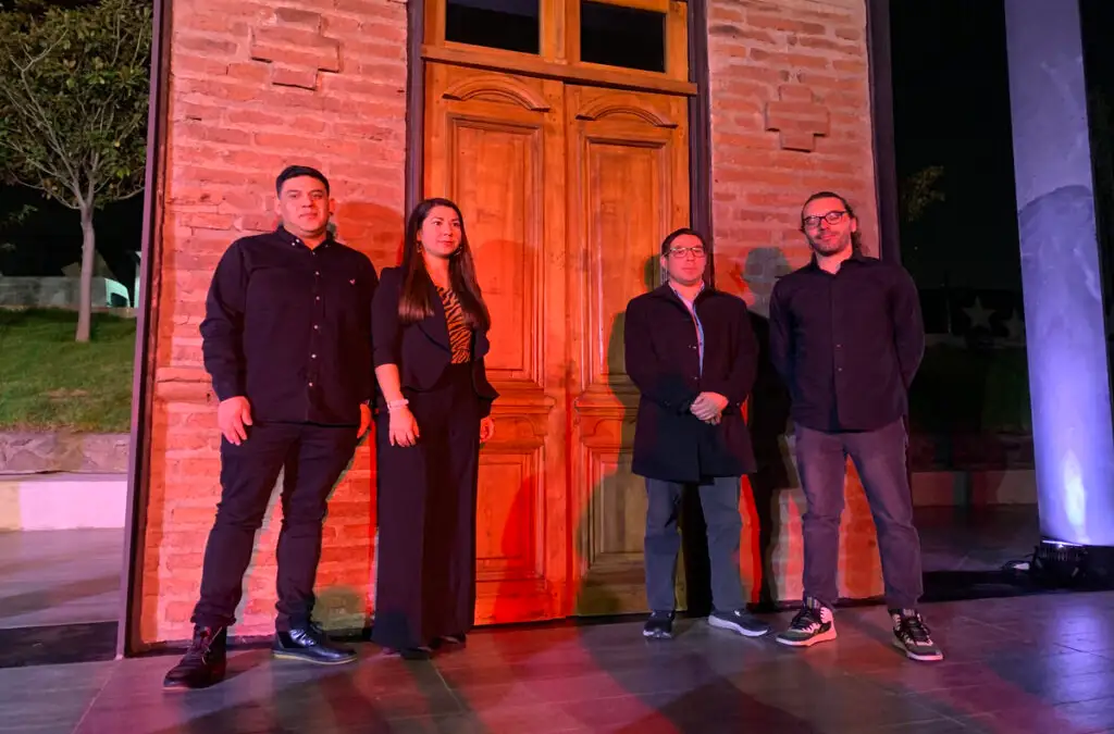 Matías Camacho encabezó ceremonia de inauguración de fachada de ‘El Quitapenas’.