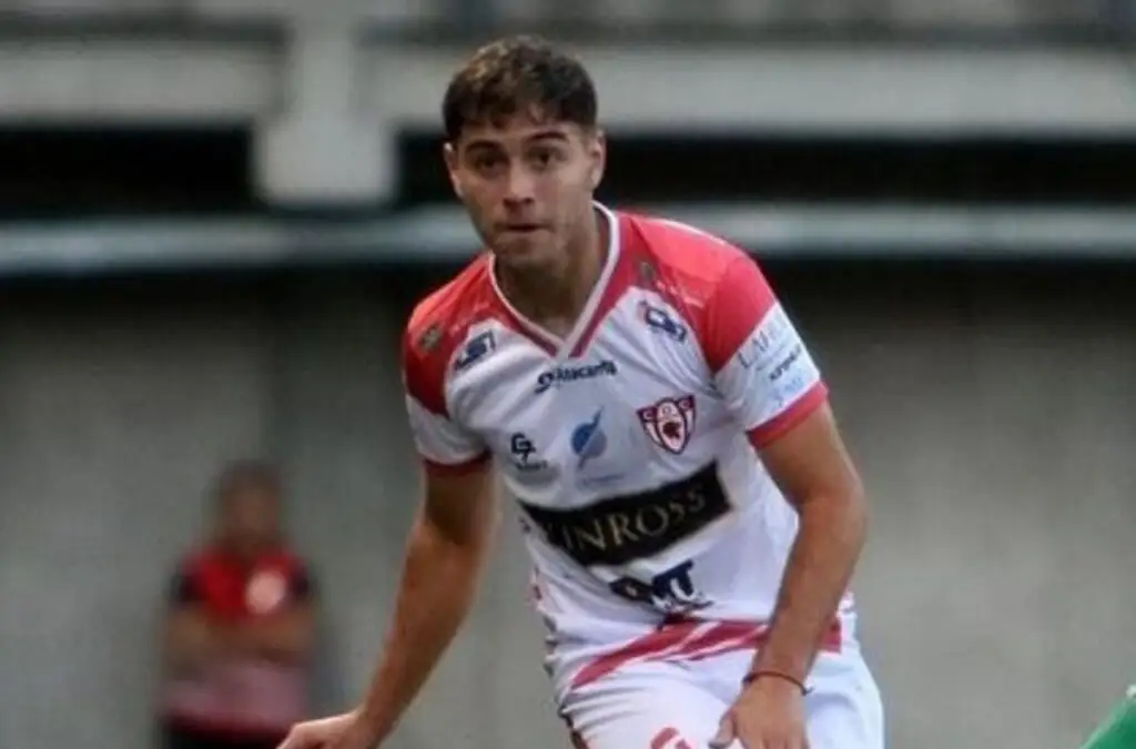David Tati jugando con la camiseta de Deportes Copiapó.