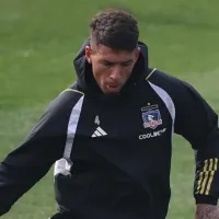 ¿Llega al Superclásico? Alan Saldivia sale lesionado del entrenamiento de Colo-Colo