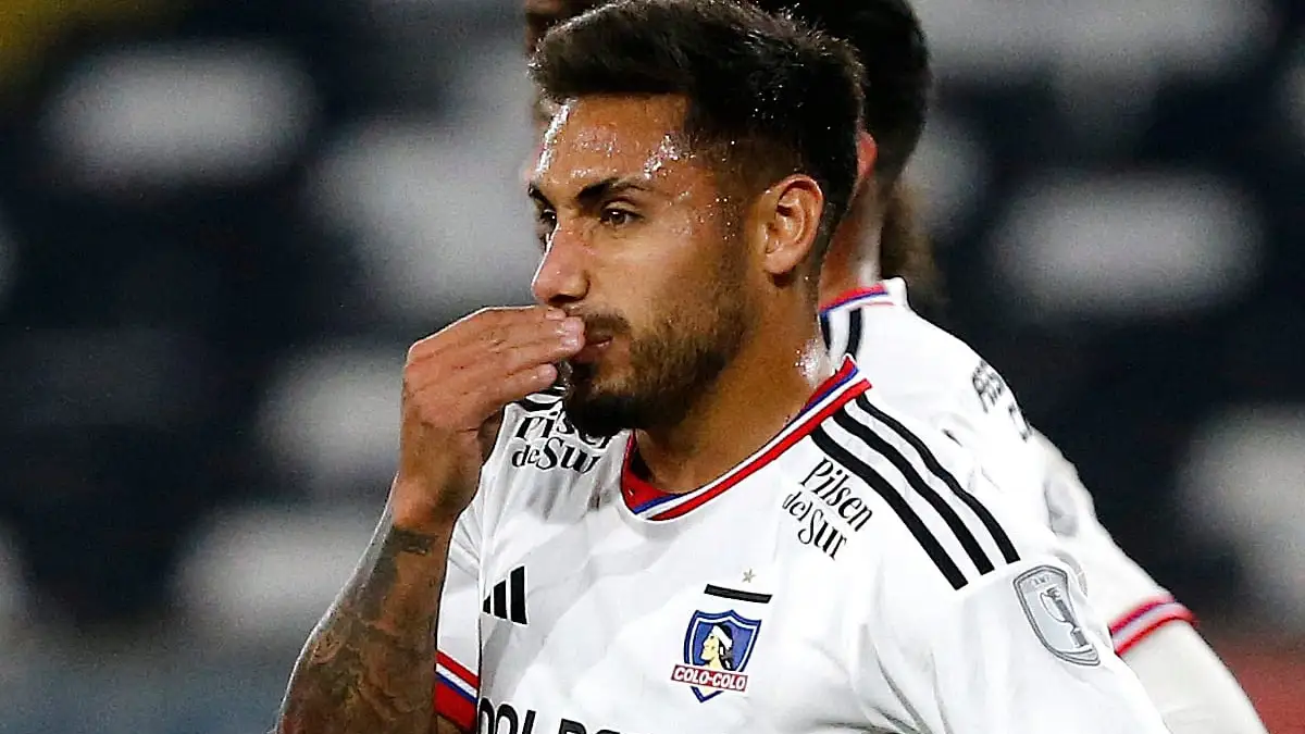 Marcos Bolados con la camiseta de Colo-Colo.