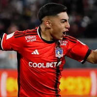 Llenan de elogios a Jordhy Thompson y le exigen a Gustavo Quinteros que sea titular en Colo-Colo pese a su «mancha difícil de borrar»