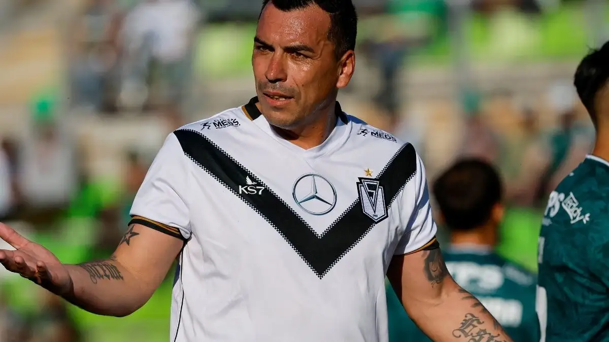 Esteban Paredes entregó su postura por una hipotética venta de Lucas Cepeda.