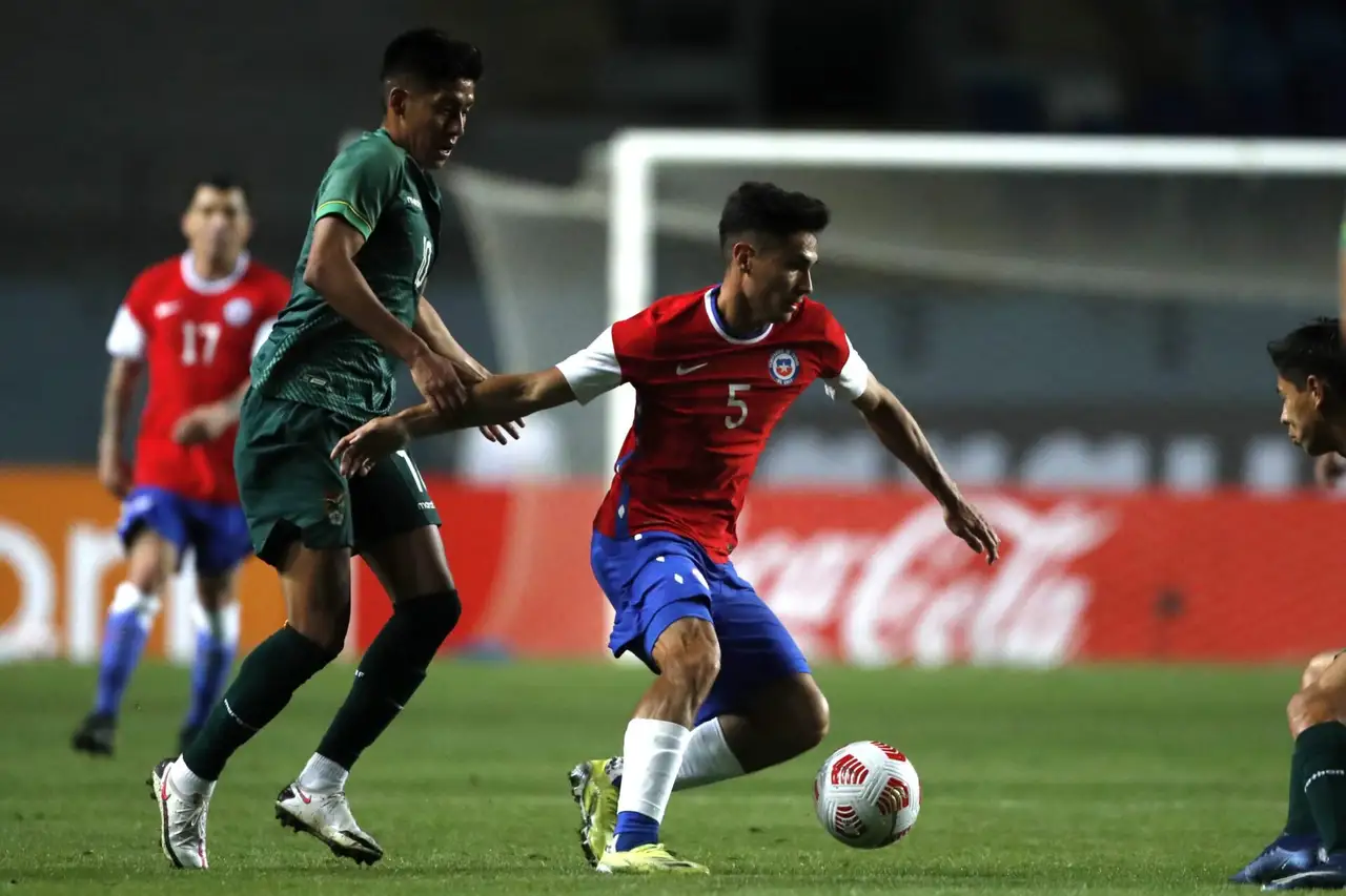 Futbol, Chile vs Bolivia. Partido amistoso 2021. El jugador de la seleccion chilena Pablo Galdames es fotografiado durante el partido amistoso contra Bolivia disputado en el estadio El Teniente de Rancagua, Chile. 26/03/2021 Andres Pina/Photosport Football, Chile vs Bolivia. 2021 Friendly match. Chile’s player Pablo Galdames is pictured during the friendly match against Bolivia held at the El Teniente stadium in Rancagua, Chile. 26/03/2021 Andres Pina/Photosport
