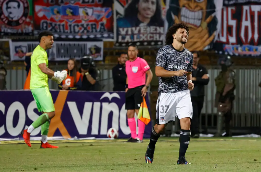 Maximiliano Falcón fue uno de los dos jugadores que falló su tiro desde los doce pasos ante Magallanes por la Supercopa.