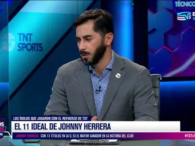 El feroz ninguneo de Johnny Herrera a Colo-Colo en pleno dialogo con Gustavo Quinteros en TNT Sports