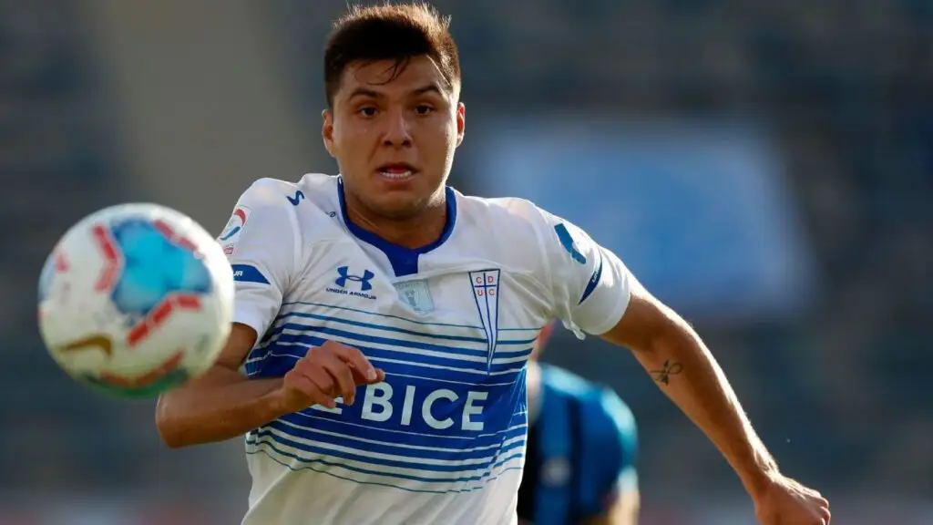 Raimundo Rebolledo asomó como opción para reforzar la defensa de Colo-Colo.