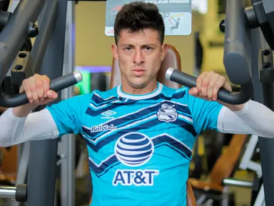 ¿Colo-Colo o Universidad de Chile? Pablo Parra tiene claro dónde quiere jugar tras finiquitar su salida del Puebla de México