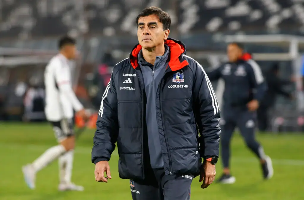 Gustavo Quinteros suena como alternativa para ser el nuevo técnico de La Roja.