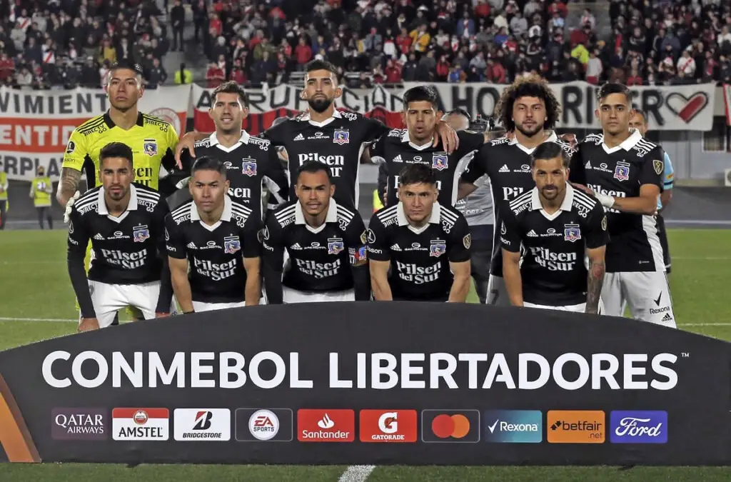 En el programa Los Tenores señalaron que aún es pronto para presagiar el futuro de Colo-Colo en la Copa Libertadores.