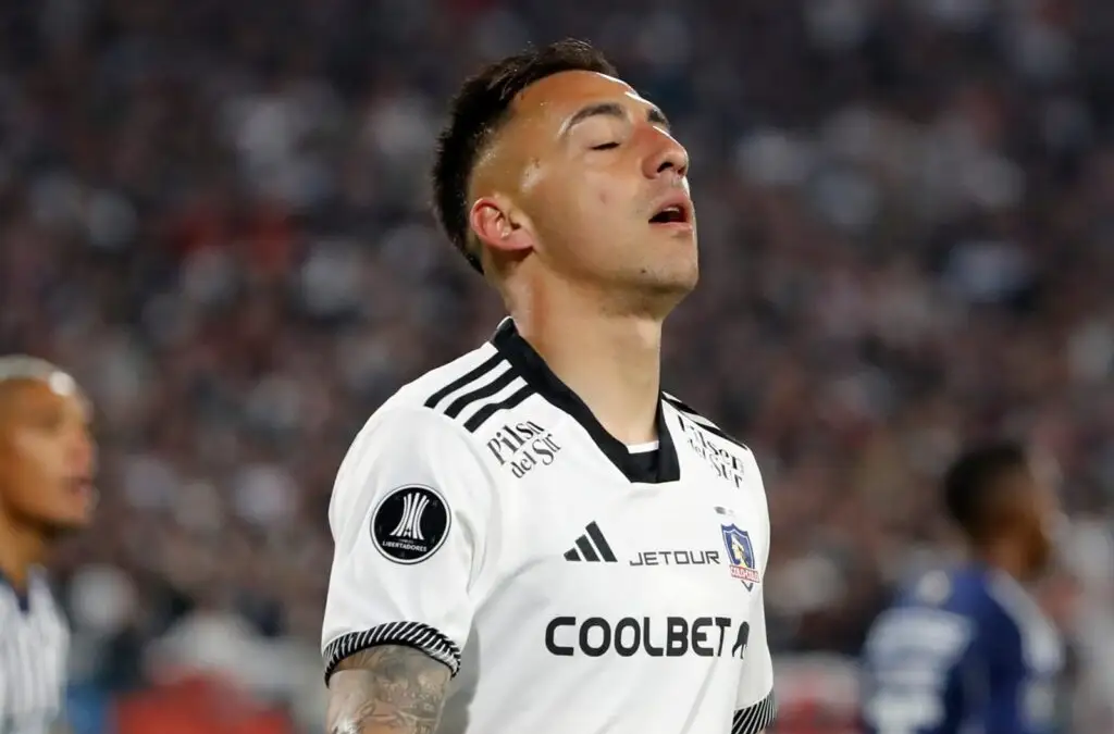 Javier Correa no ha podido convertir goles en Colo-Colo.