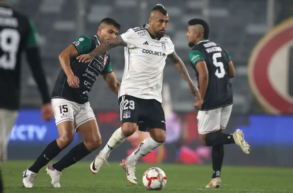 Arturo Vidal es pieza fija en el mediocampo de Colo-Colo.