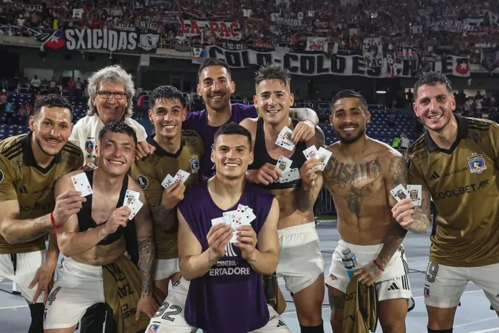 Colo-Colo celebrando su triunfo contra Junior de Barranquilla en Copa Libertadores.