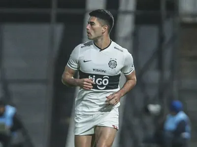 ¿Reemplazo de Lucero? Desde Paraguay informan el interés de Colo-Colo por goleador de Olimpia