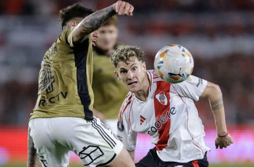 Colo-Colo fue eliminado de la Copa Libertadores por River Plate.