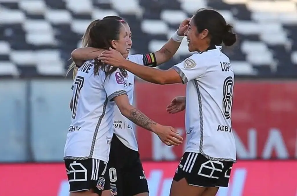 Isidora Olave anotó un golazo para Colo-Colo frente a Santiago Morning.