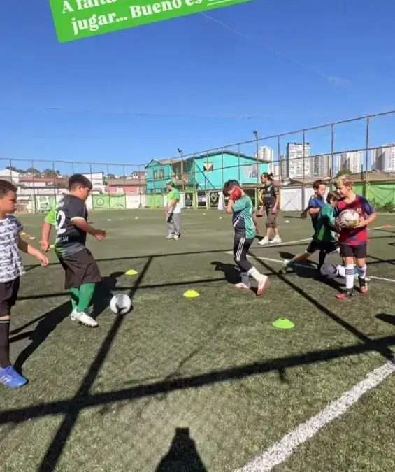 Publicación de Johnny Herrera en Instagram con dardo a Colo-Colo.