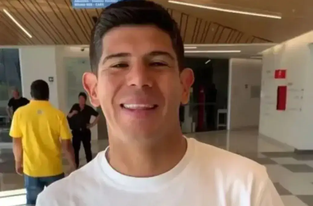 Esteban Pavez visitó a Cristóbal Campos en la Clínica Bupa.