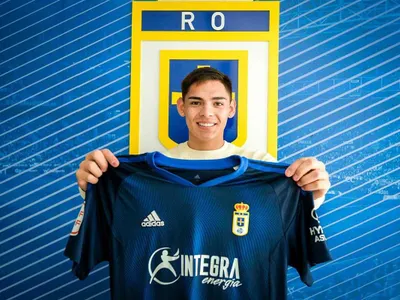 Definieron su postura: Real Oviedo rompió el silencio por la demanda de Colo-Colo por Joan Cruz
