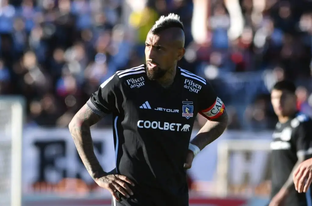 Claudio Bravo hizo hincapié en el recibimiento que ha tenido Arturo Vidal para poner en duda su regreso a Chile.