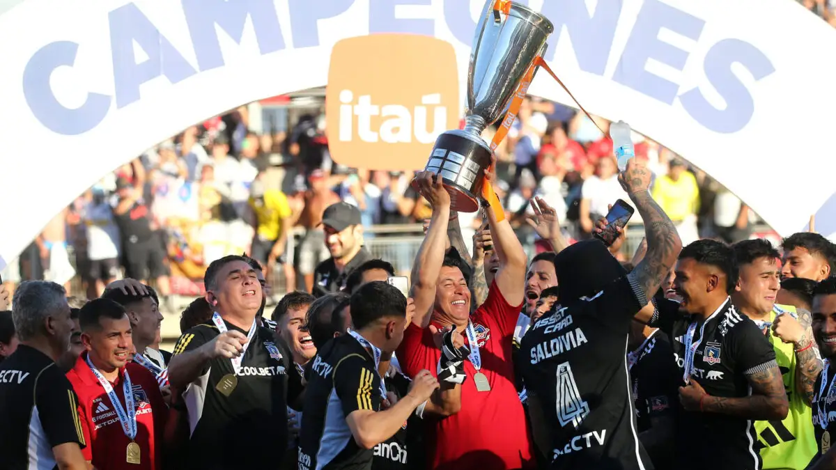 Colo-Colo se coronó Campeón del fútbol chileno.