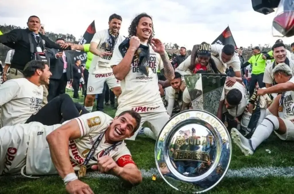 Basilio Gabriel festejó su tercer título con la U.