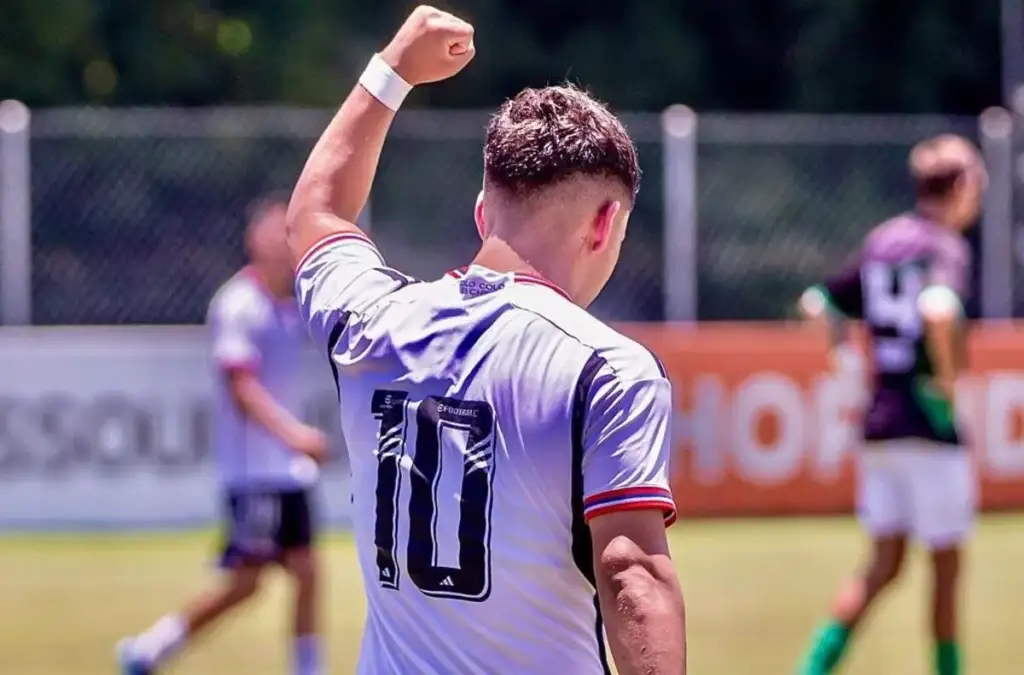 Enzo Riquelme se ilusiona con debutar en el primer equipo de Colo-Colo.