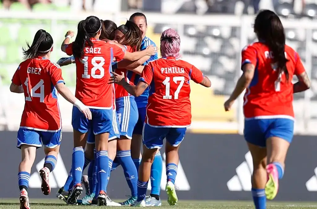 La Roja Femenina goleó 6-0 a la Selección Peruana.