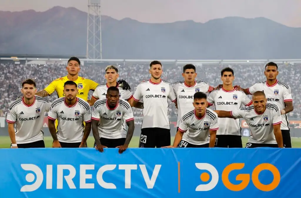 Gustavo Quinteros trabaja en el once titular para enfrentar a Magallanes.