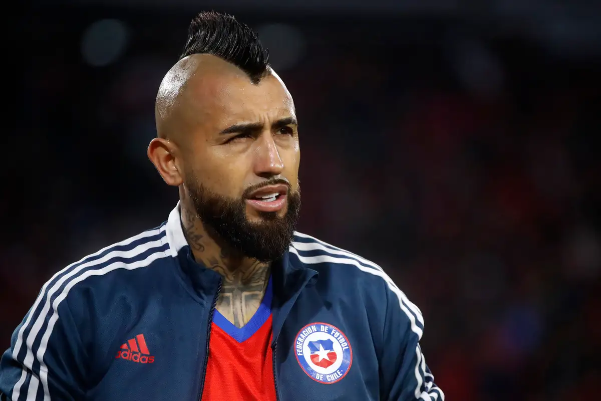 Arturo Vidal no ha defino dónde jugará pero Colo-Colo es una opción.
