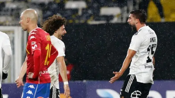 Maximiliano Falcón y Emiliano Amor celebrando un gol ante Unión Española.