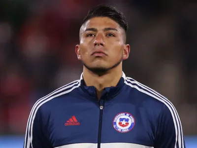 Jugó en el fútbol chileno, estuvo en el Mundial de Sudáfrica y llenó de elogios a Brayan Cortés: «Ojalá pueda dar el salto a Europa»