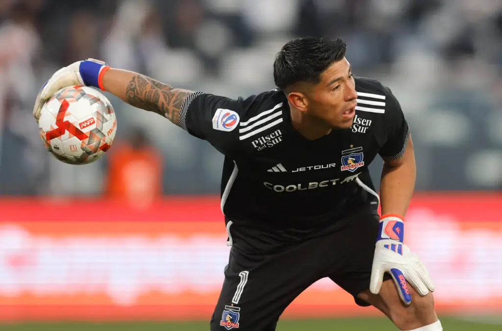 Colo-Colo aún no llega a acuerdo con Brayan Cortés.