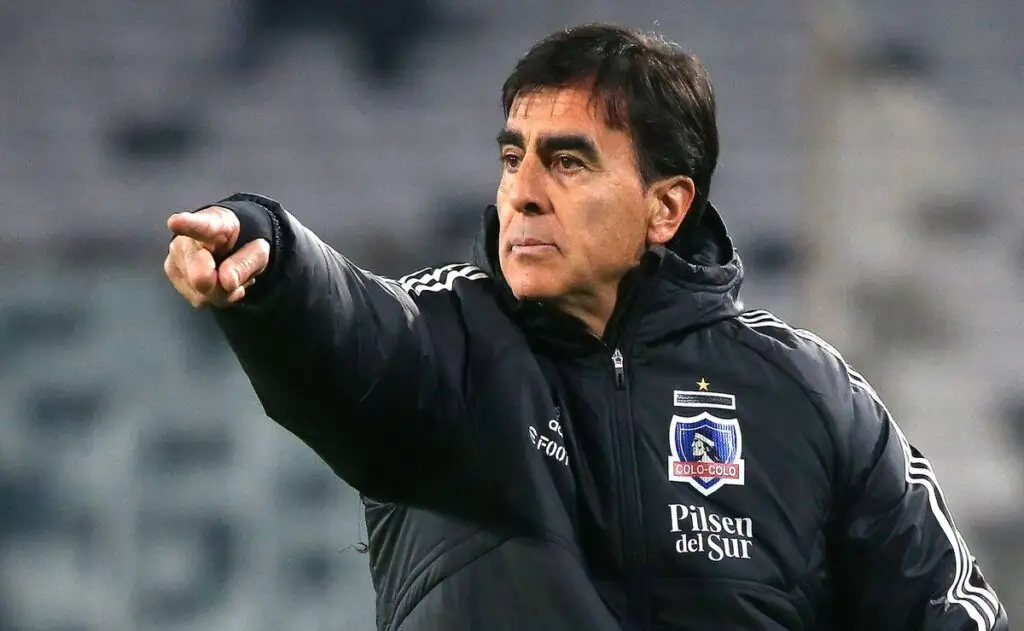 Gustavo Quinteros tendrá que echarle mano a la oncena titular ante Everton.