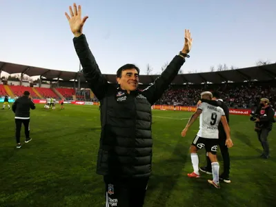 [VIDEO] Como un hincha más: El motivador llamado de Gustavo Quinteros para el Arengazo