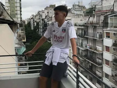 El heredero de Pablo Solari ya está entrenando en Colo-Colo y es cosa de tiempo para que haga su debut