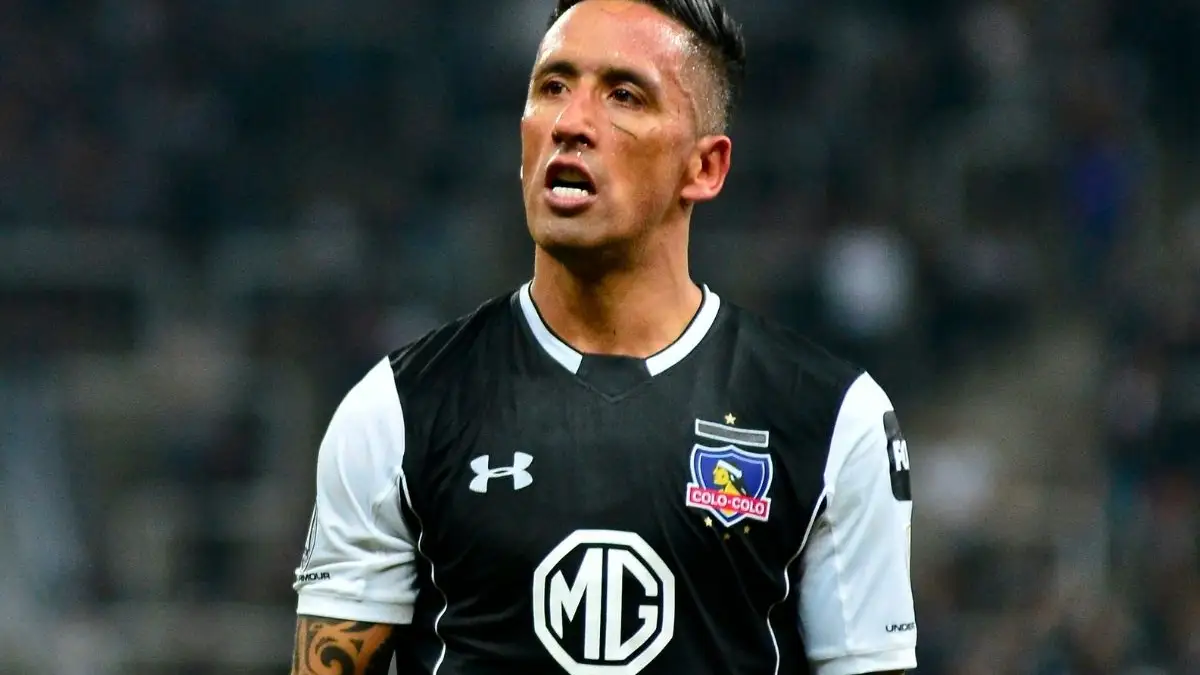 Lucas Barrios.