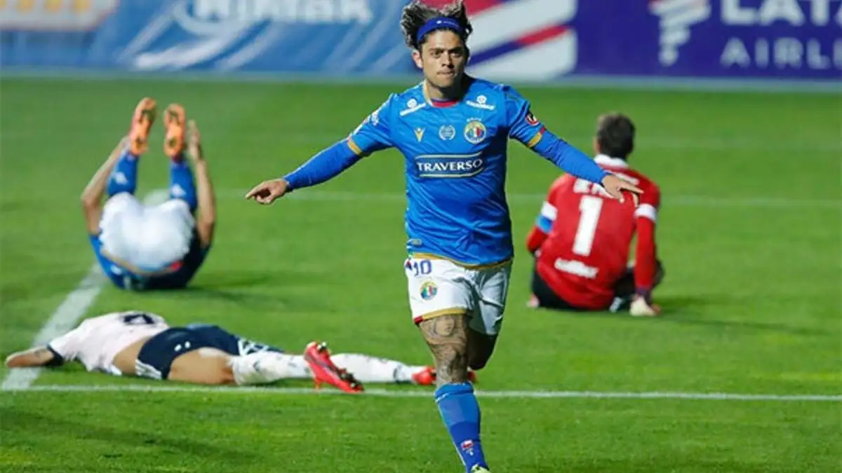El ex delantero del Audax Italiano estaría a puertas de su regreso al fútbol chileno.