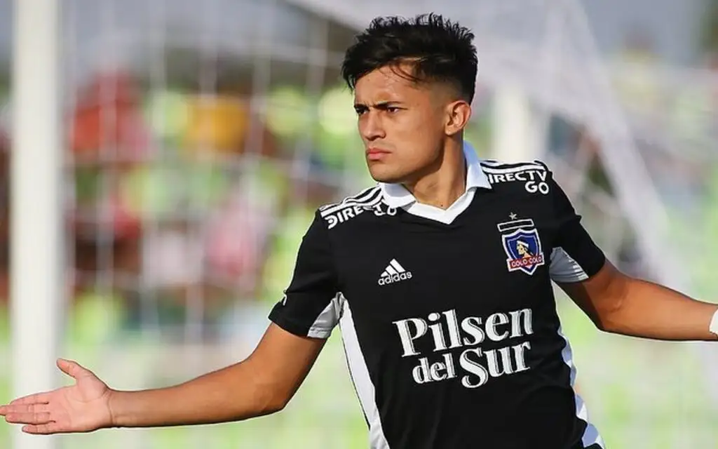 La posible venta de Pablo Solari le ingresaría un millonario monto a Colo-Colo.