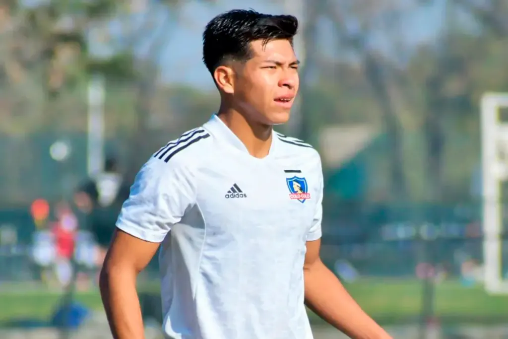 Ervin Vaca con la camiseta de Colo-Colo.
