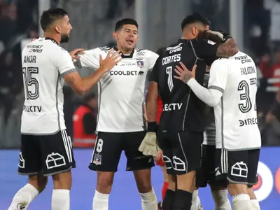 Almirón lo sacó de la nómina: El jugador de Colo-Colo que fue descartado para enfrentar a Fluminense