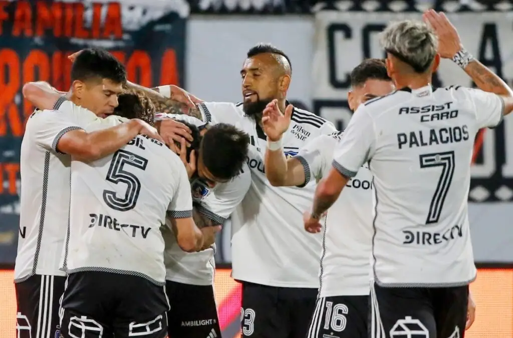 Colo-Colo es líder del Campeonato Nacional a falta de dos fechas para que termine.