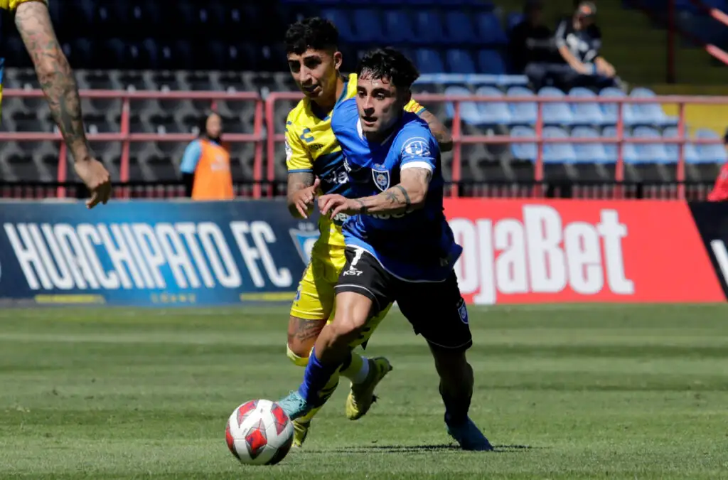 Javier Altamirano salió expulsado en el último duelo de Huachipato.