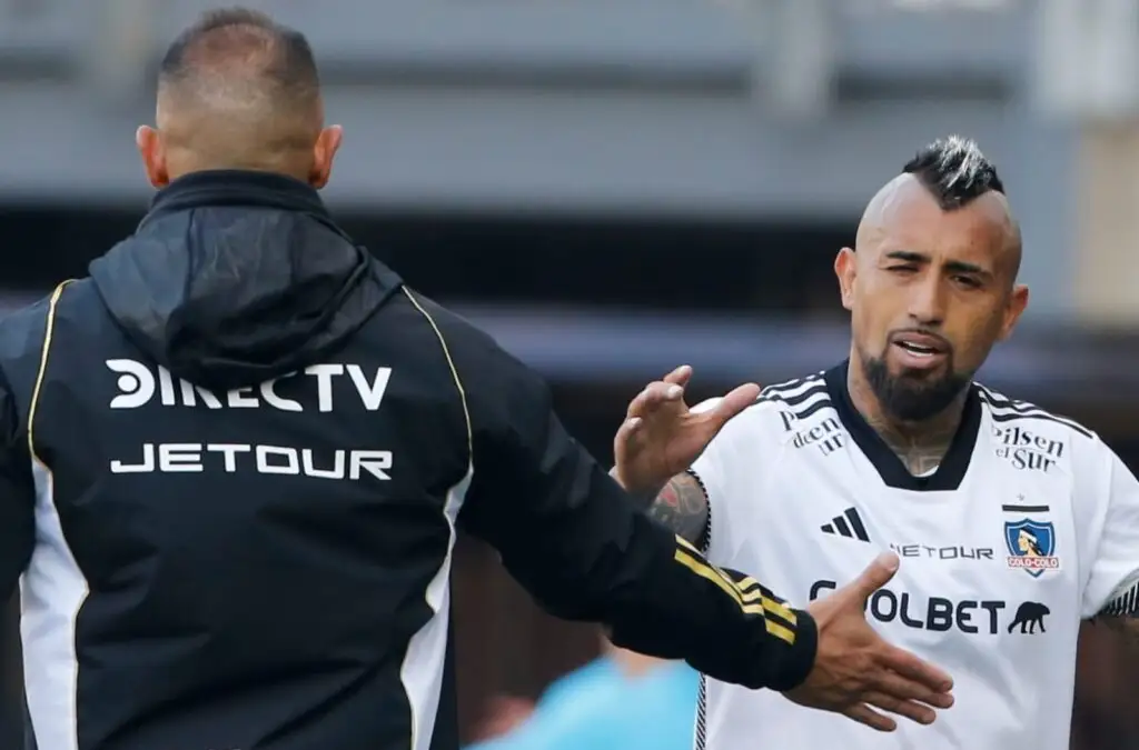 Jorge Almirón confirmó el regreso de Arturo Vidal.