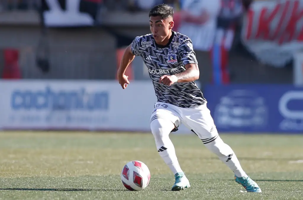 Jordhy Thompson está aprovechando sus oportunidades en Colo-Colo tras no ser incluído en la nómina de La Roja para disputar el Sudamericano Sub 20.
