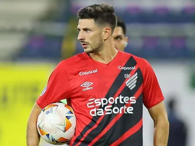Aclaran situación entre Colo-Colo y Lucas Di Yorio ante rumores sobre interés de club brasileño