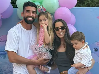 El emotivo gesto que realizó la familia de Emiliano Amor antes de partir de Chile