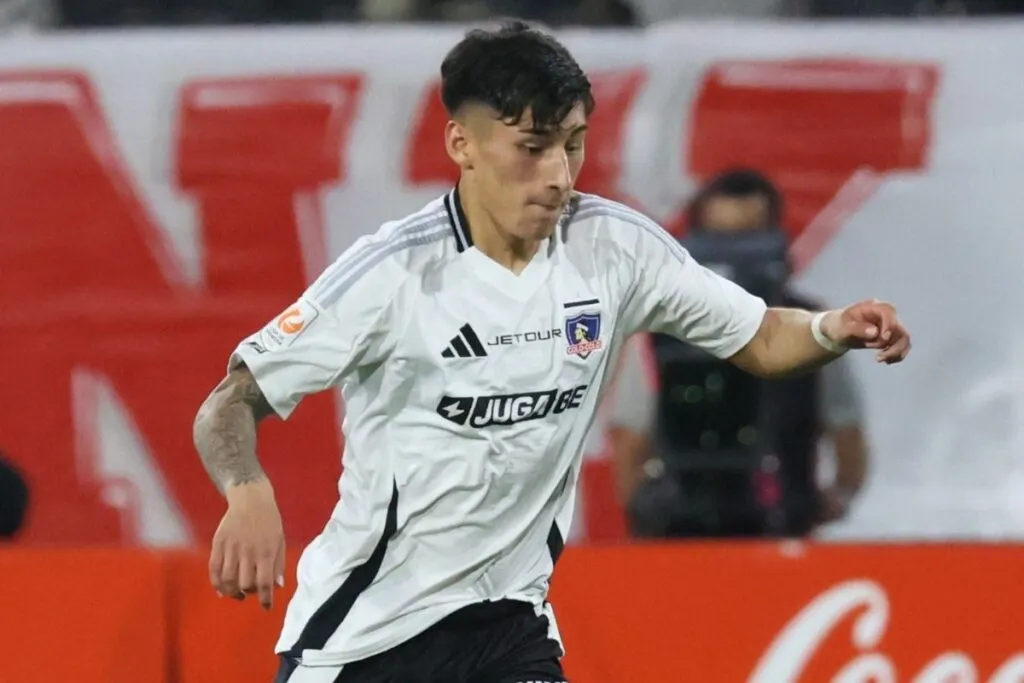 Francisco Marchant en Colo-Colo. Claudio Aquino defiende la formación.