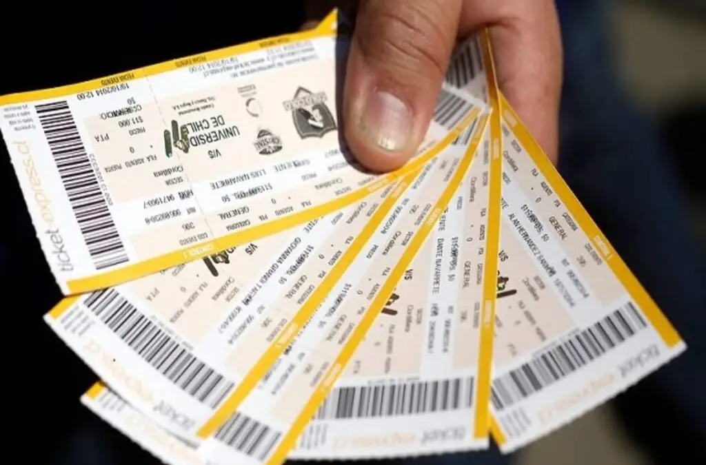 Los hinchas tienen dudas sobre las entradas para el partido suspendido.